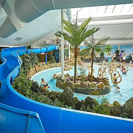 In Limburg With Subtropical Pool 4* Roggel